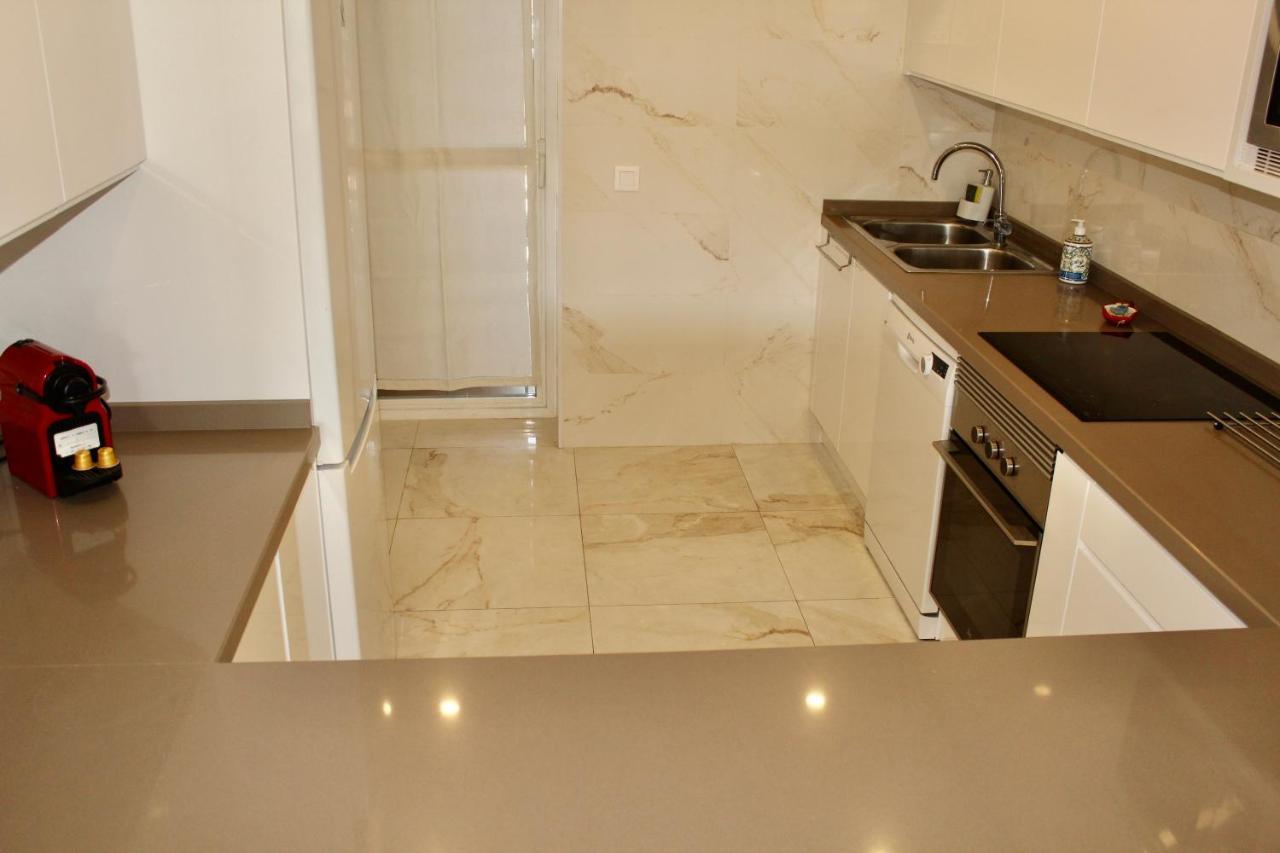 Apartment in El Presidente Beach Side New Golden Mile Estepona Exterior foto