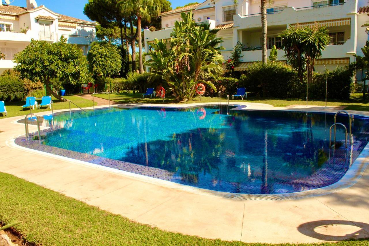 Apartment in El Presidente Beach Side New Golden Mile Estepona Exterior foto