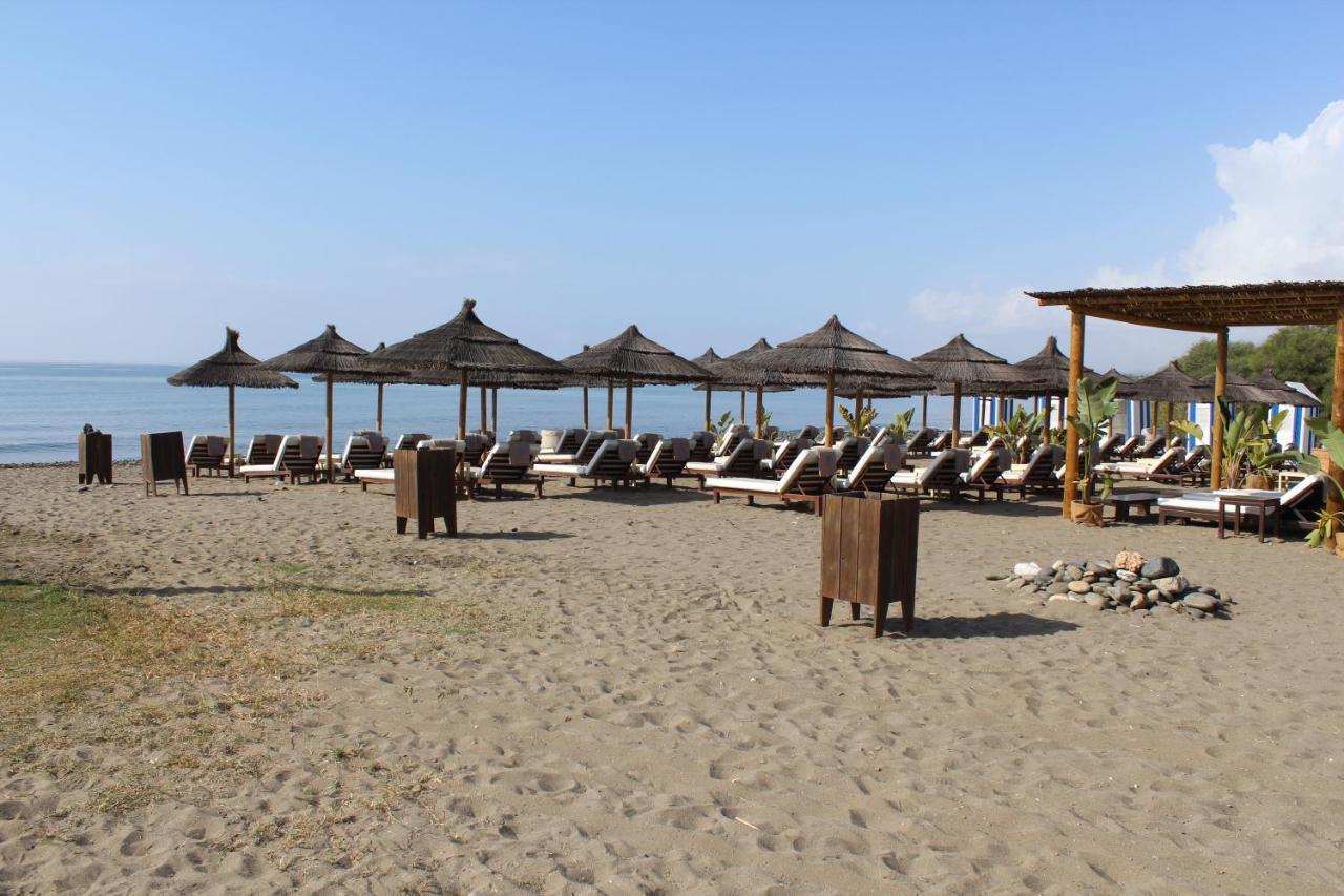 Apartment in El Presidente Beach Side New Golden Mile Estepona Exterior foto