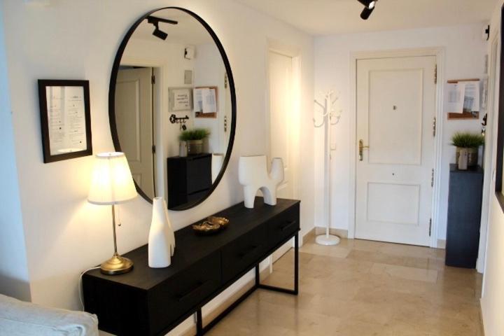 Apartment in El Presidente Beach Side New Golden Mile Estepona Exterior foto