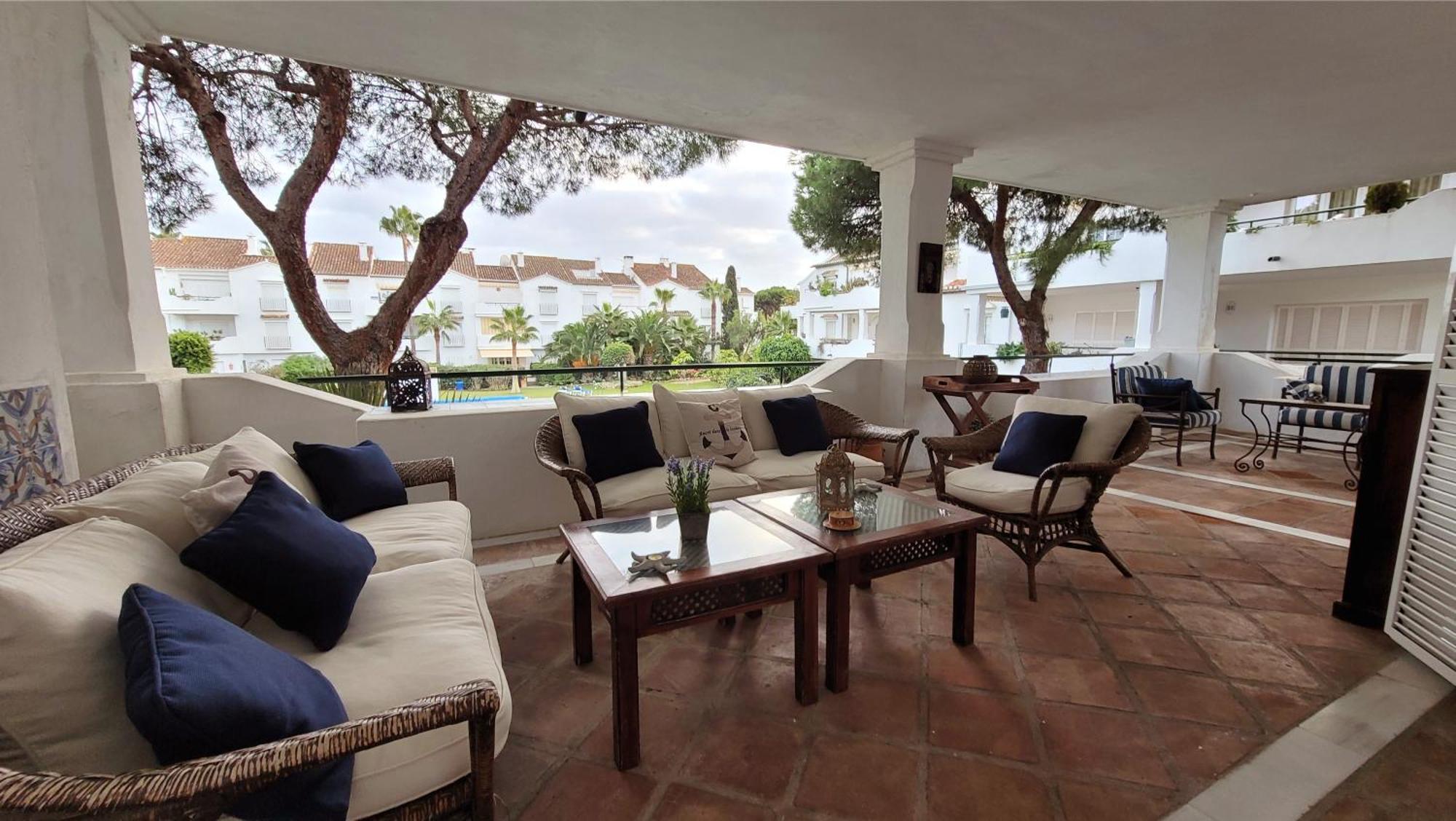 Apartment in El Presidente Beach Side New Golden Mile Estepona Exterior foto