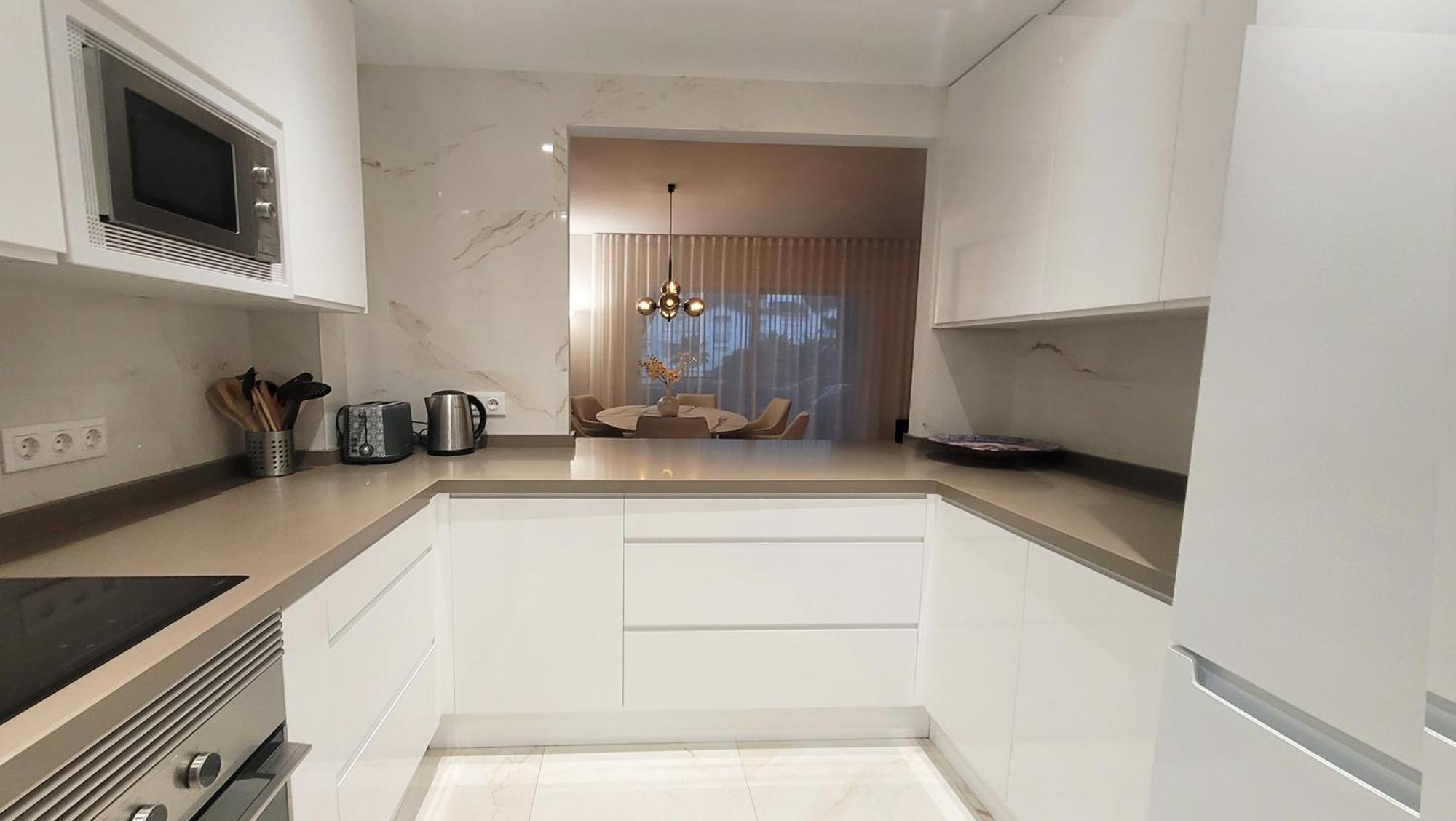 Apartment in El Presidente Beach Side New Golden Mile Estepona Exterior foto