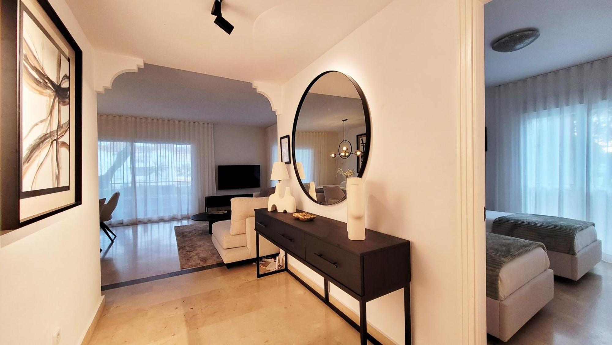 Apartment in El Presidente Beach Side New Golden Mile Estepona Exterior foto