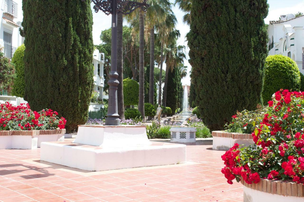 Apartment in El Presidente Beach Side New Golden Mile Estepona Exterior foto