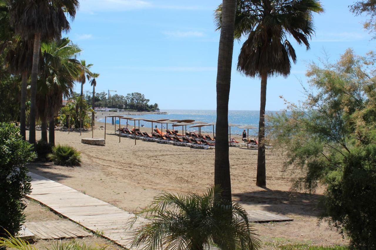Apartment in El Presidente Beach Side New Golden Mile Estepona Exterior foto
