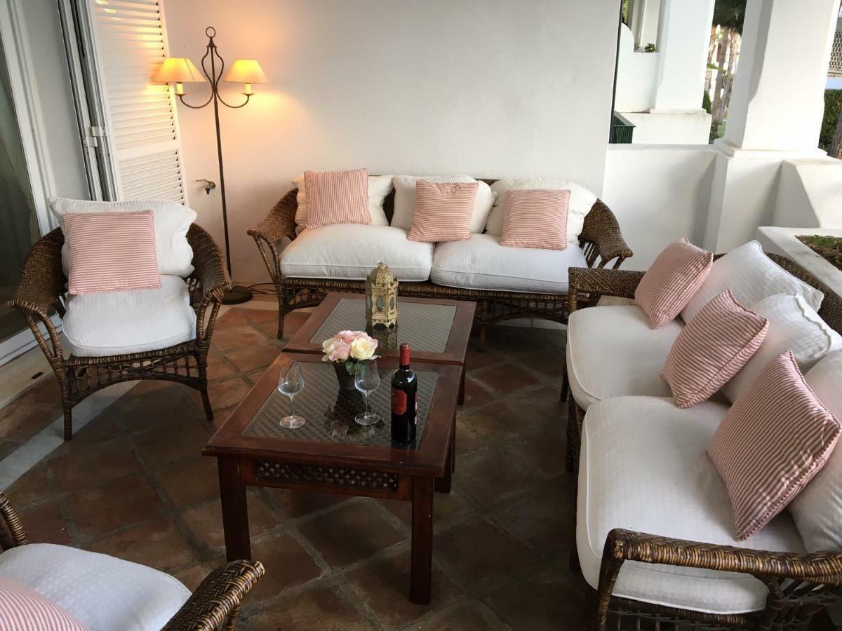 Apartment in El Presidente Beach Side New Golden Mile Estepona Exterior foto